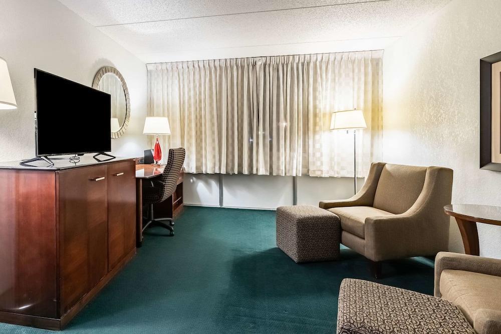 Quality Inn & Suites Conference Center Statesboro Historic District Kültér fotó