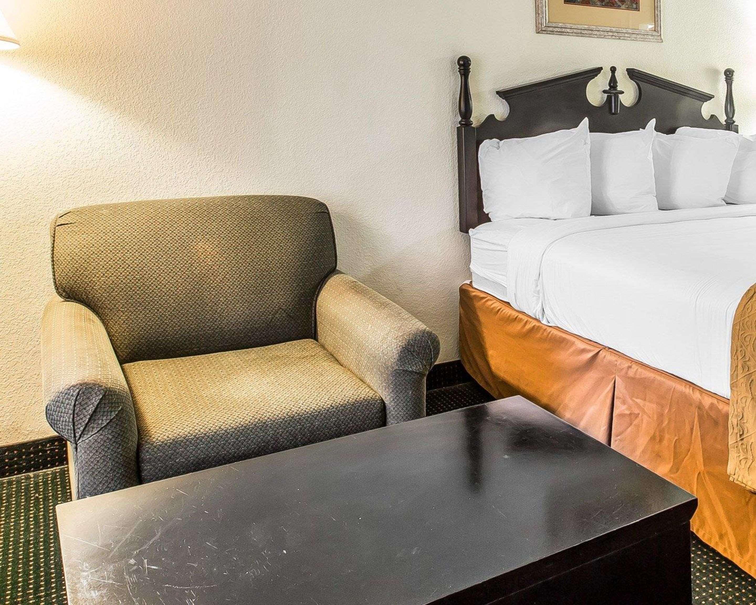 Quality Inn & Suites Conference Center Statesboro Historic District Kültér fotó