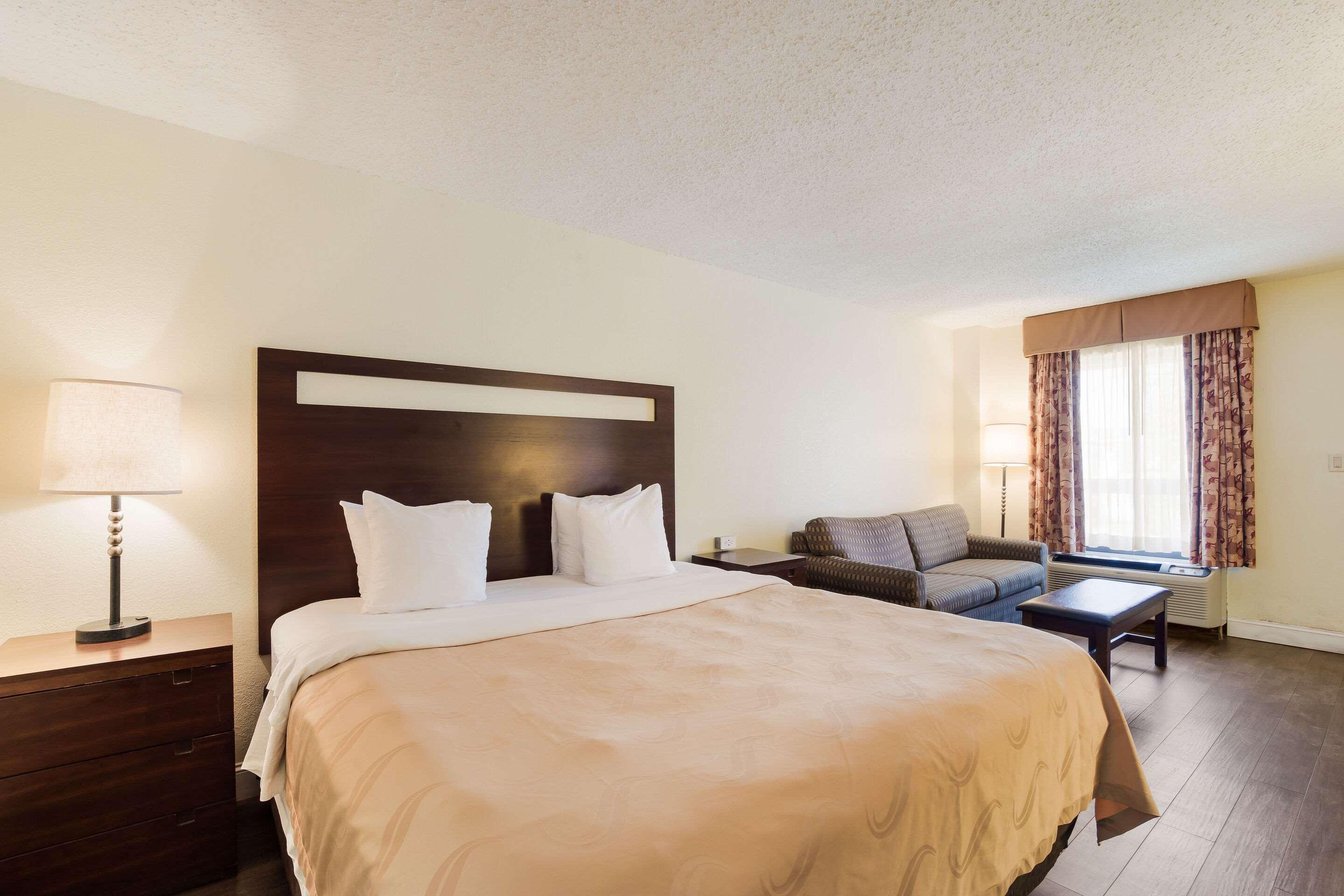Quality Inn & Suites Conference Center Statesboro Historic District Kültér fotó