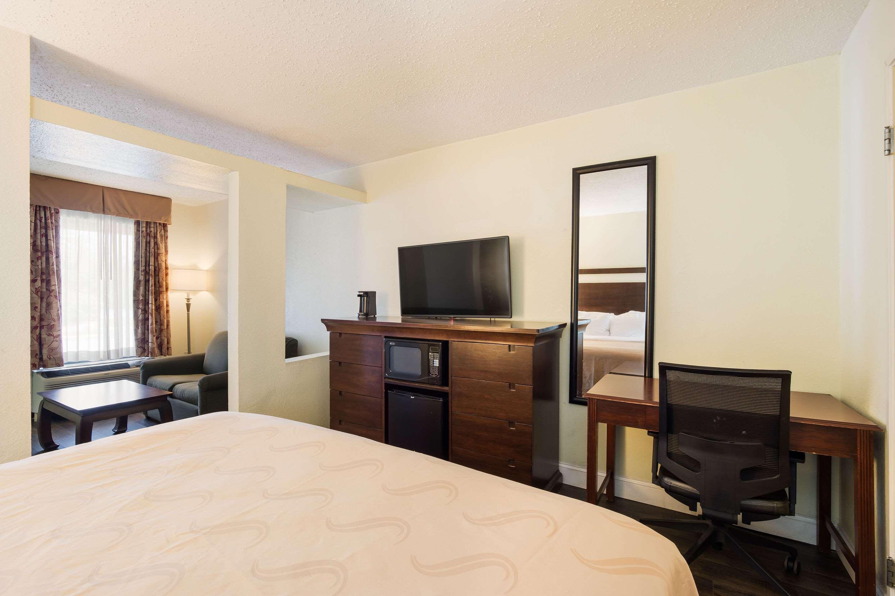 Quality Inn & Suites Conference Center Statesboro Historic District Kültér fotó