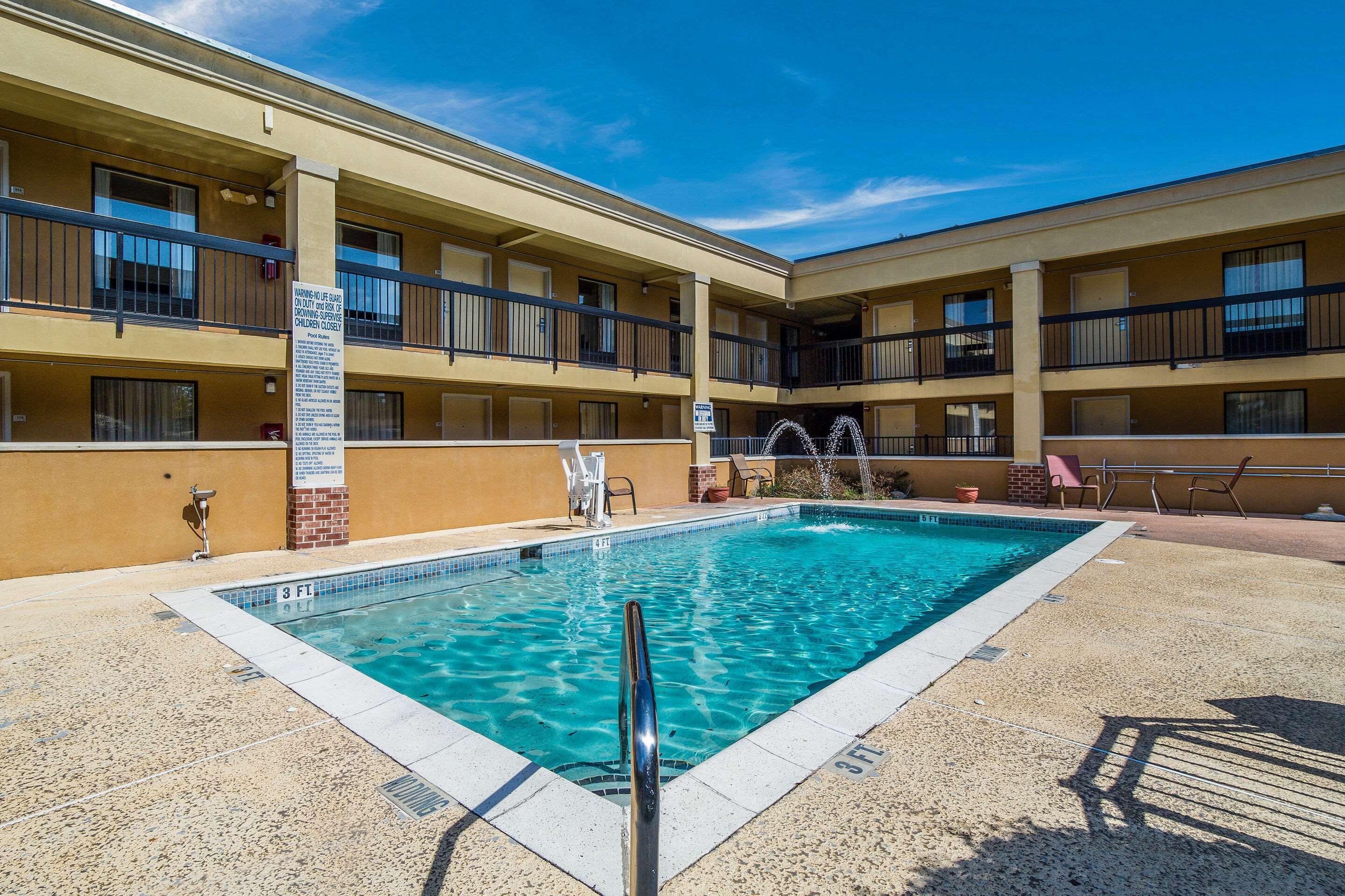 Quality Inn & Suites Conference Center Statesboro Historic District Kültér fotó