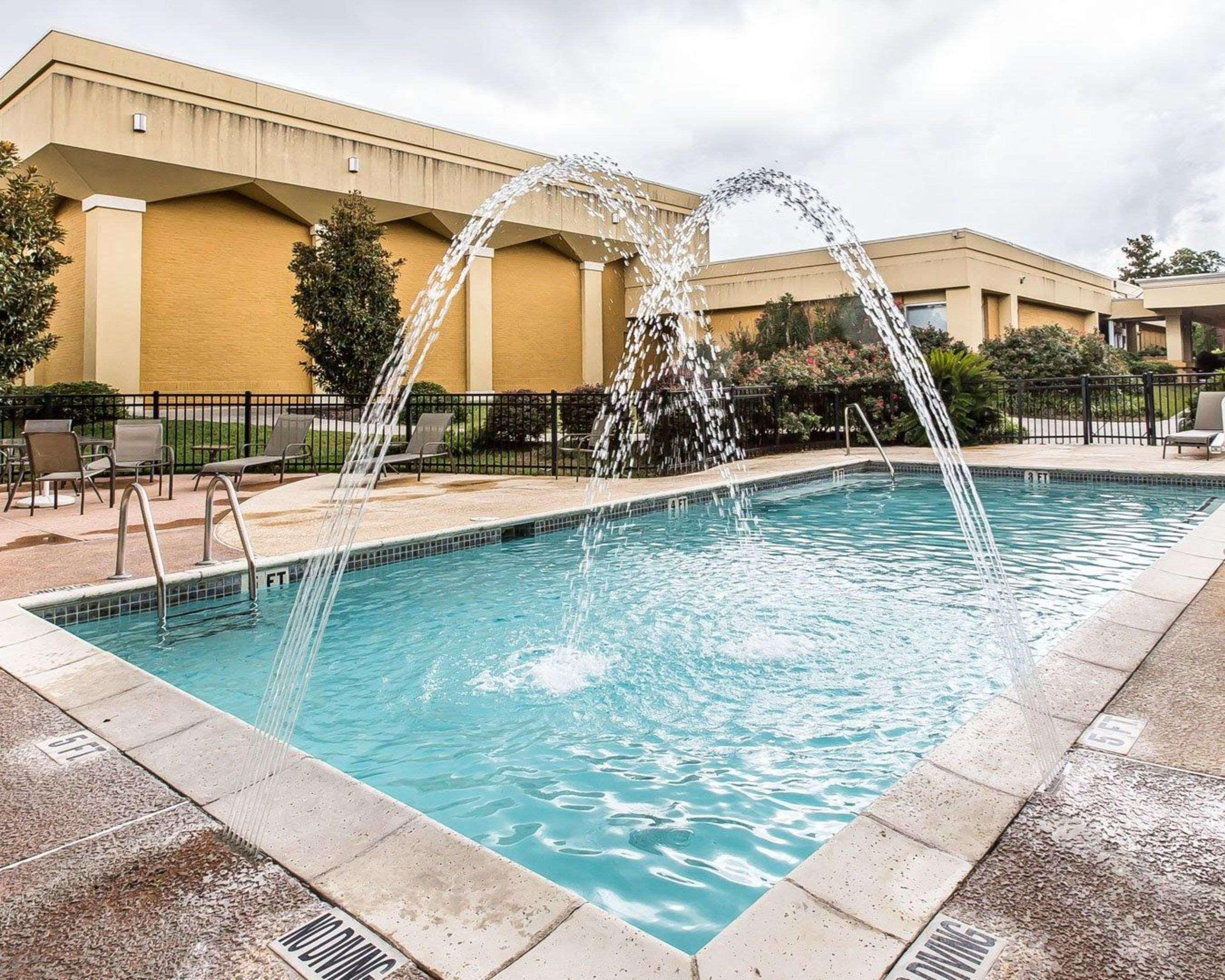 Quality Inn & Suites Conference Center Statesboro Historic District Kültér fotó