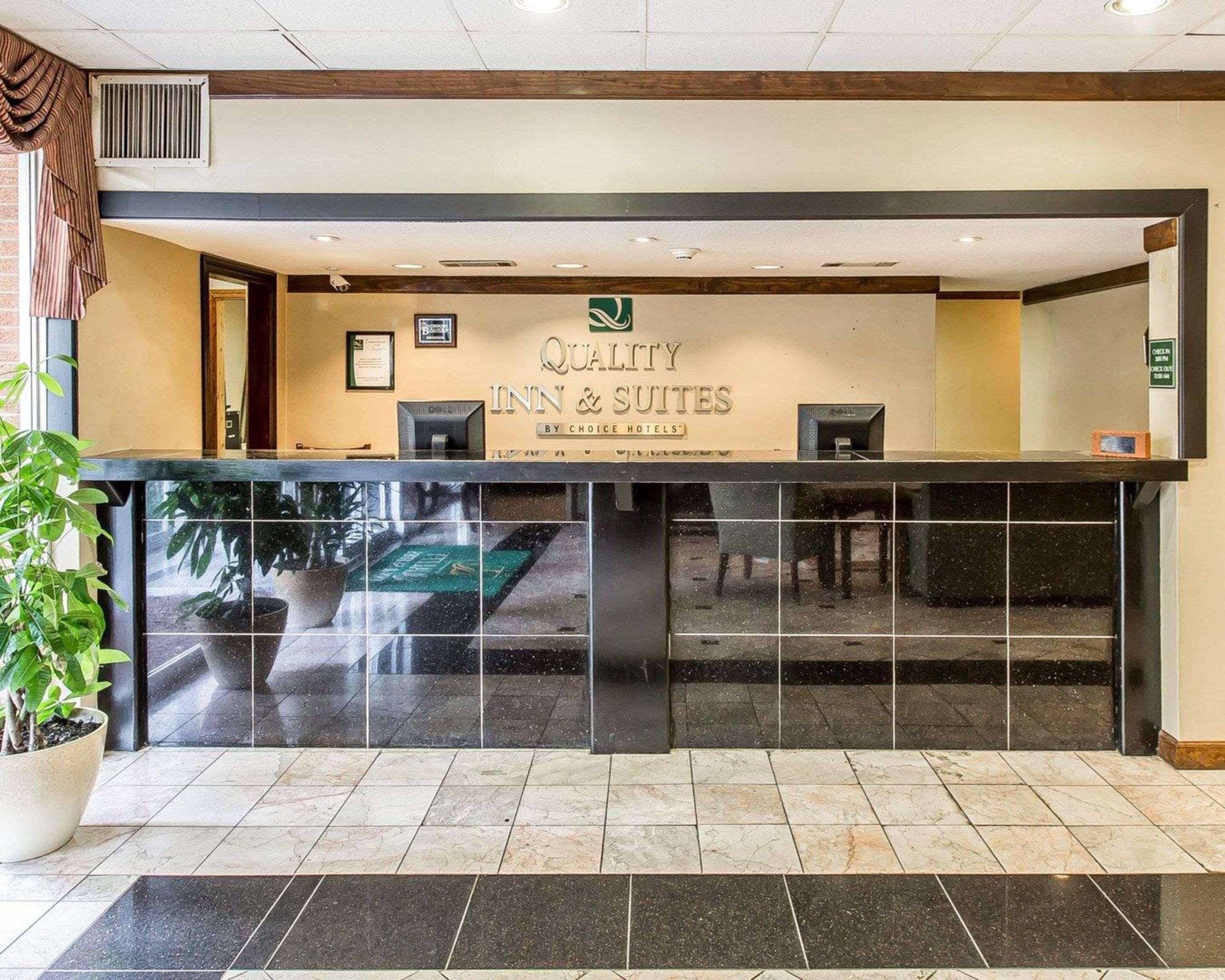 Quality Inn & Suites Conference Center Statesboro Historic District Kültér fotó