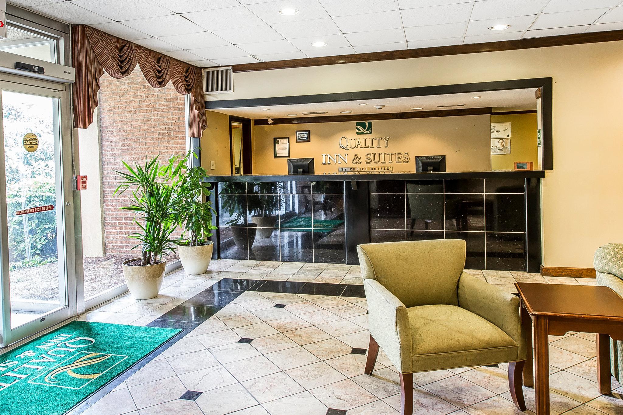 Quality Inn & Suites Conference Center Statesboro Historic District Kültér fotó