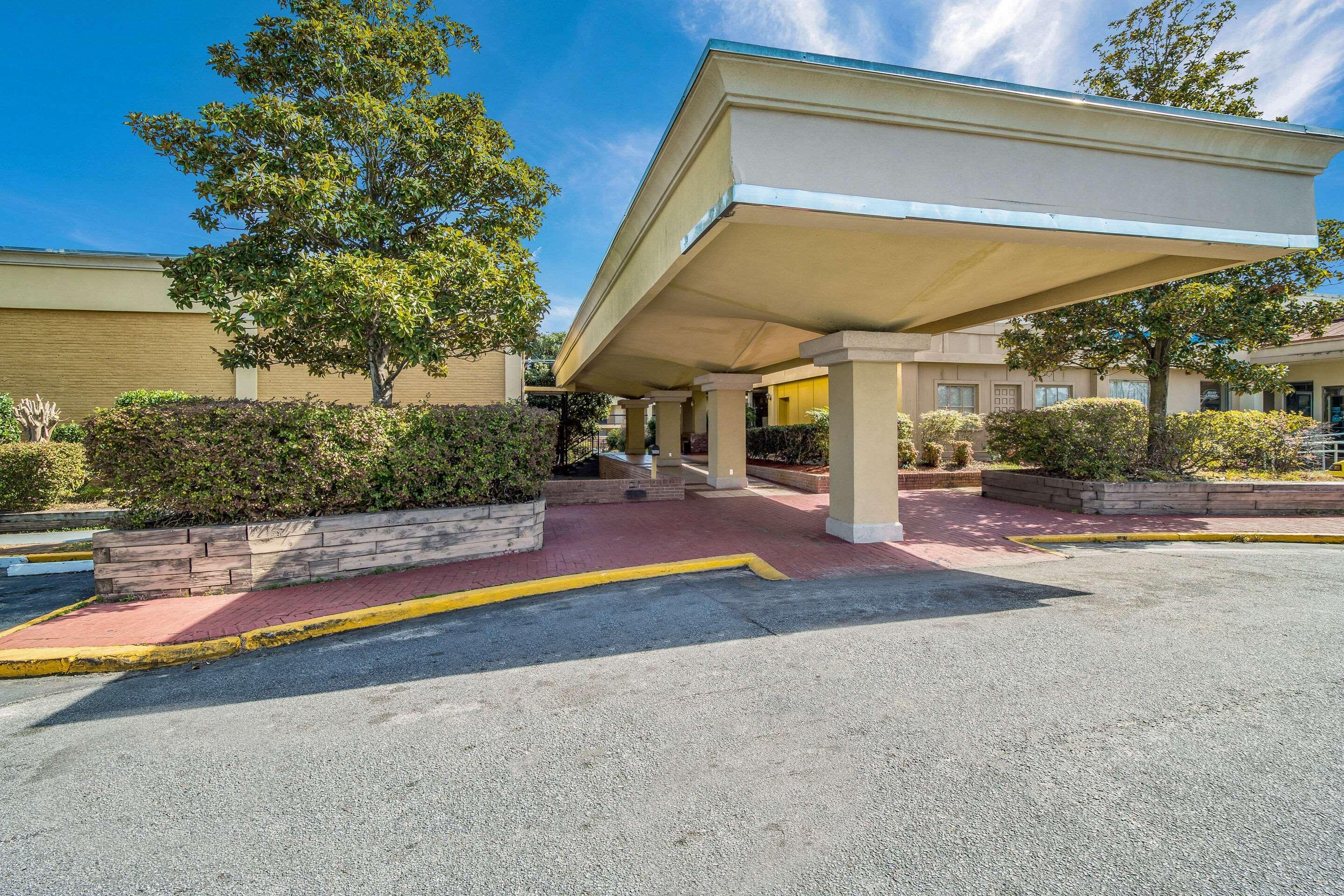 Quality Inn & Suites Conference Center Statesboro Historic District Kültér fotó